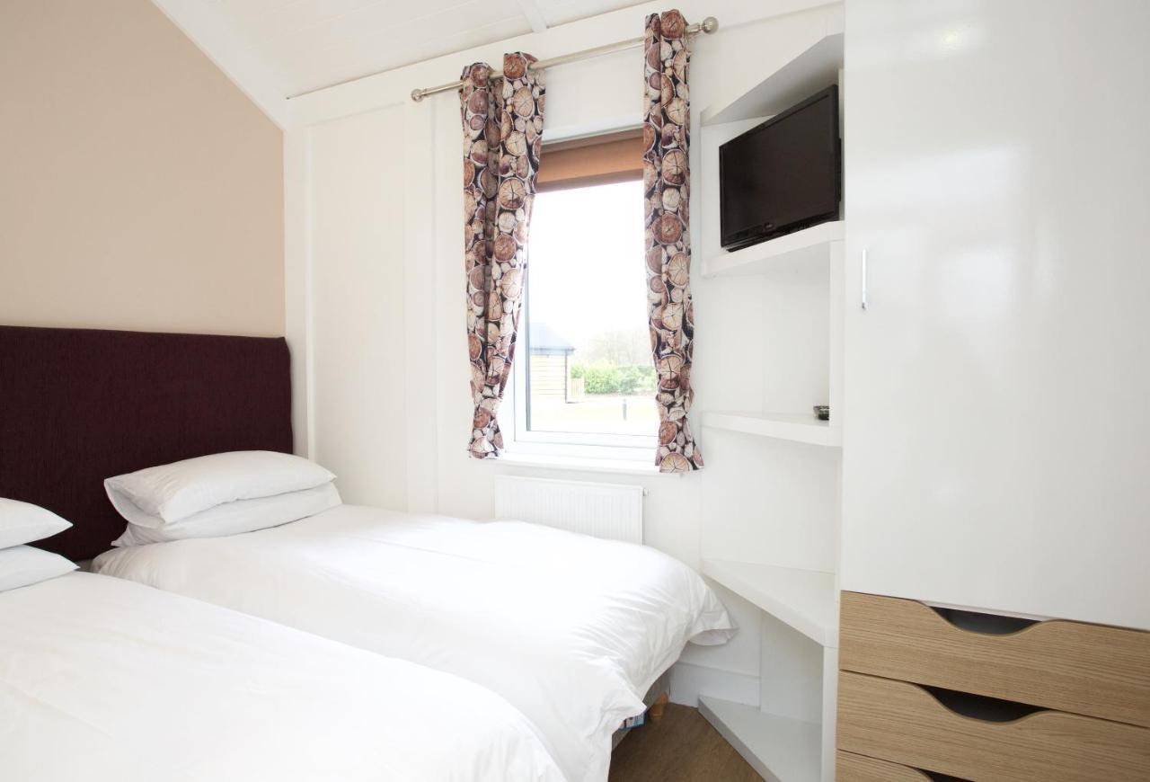 Braidhaugh Holiday Lodge And Glamping Park Crieff Exterior photo
